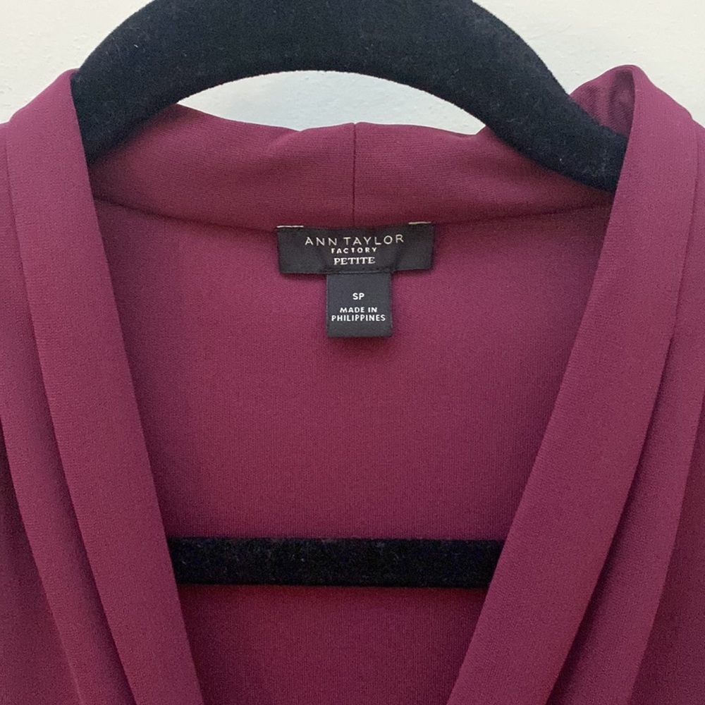 EUC Ann Taylor Factory red blouse in small petite - Picture 3 of 12
